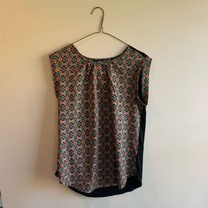 The Limited sleeveless patterned blouse